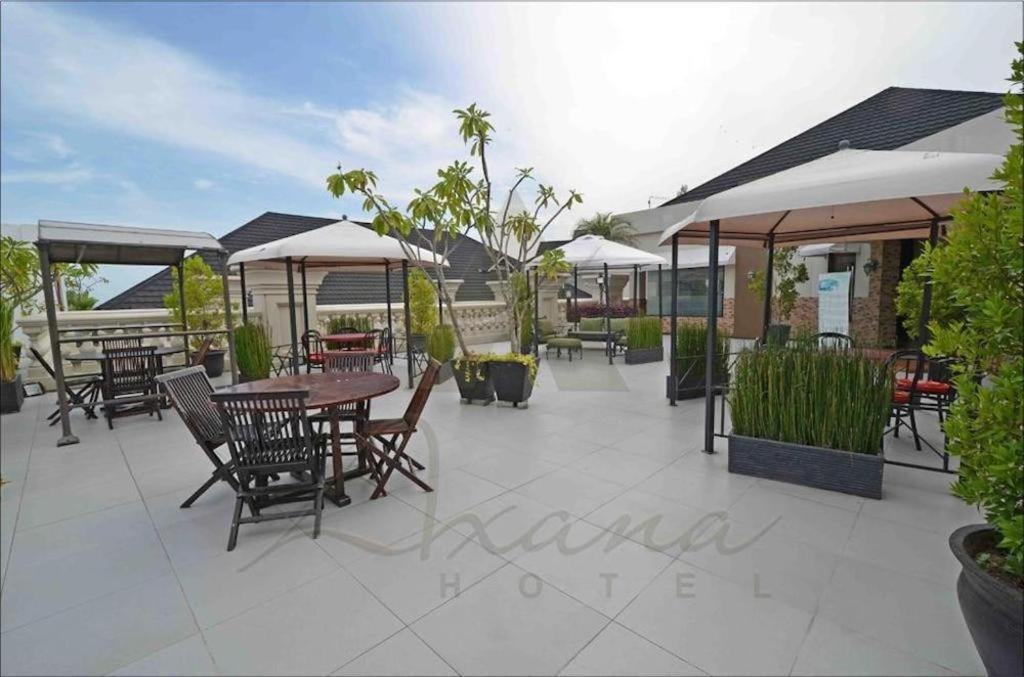 The Axana Hotel - Padang Bagian luar foto